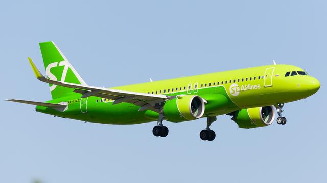 RA-73427:Airbus A320:S7 Airlines